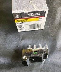 GE CR104PXC1 Single Circuit Contact Block 1NO Momentary
