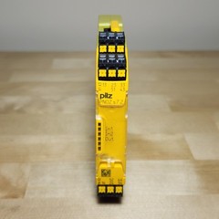 Pilz 751177 PNOZ s7.2 C Safety Relay 24VDC