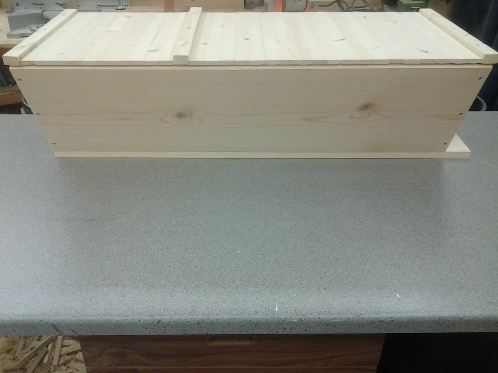 Bee Hive, Top Bar with 30 Top Bars and Roof Backyard Bee Keeping Hive