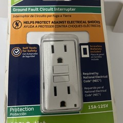 Leviton Fault Circuit Interrupter GFCI Outlet 15-125V (A12) Slim