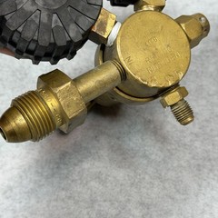 Uniweld RHP400 Nitrogen Regulator With 0-400 PSI Delivery Pressure