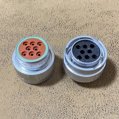 1pc new for HD36-18-8SN connector circular 8-hole