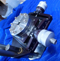MDC UHV XYZ positioner PSM-2504, 4.5″ conflat with 0 length reducer to 1.33″