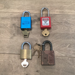 Mixed Brands Lot of 4 Keyed Padlocks w/ Keys – Blue Red Gold Brown