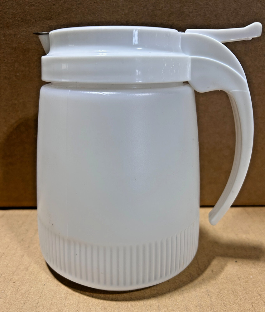 Winco PSUD-32, 32-Ounce Plastic Syrup Dispenser with Plastic Lid