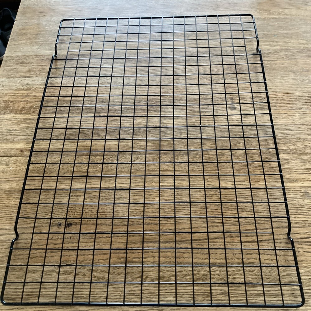 Wire Sheet Pan Grate/Cooling Rack, Black Plated, 2/3 Size / 14″ x 20″