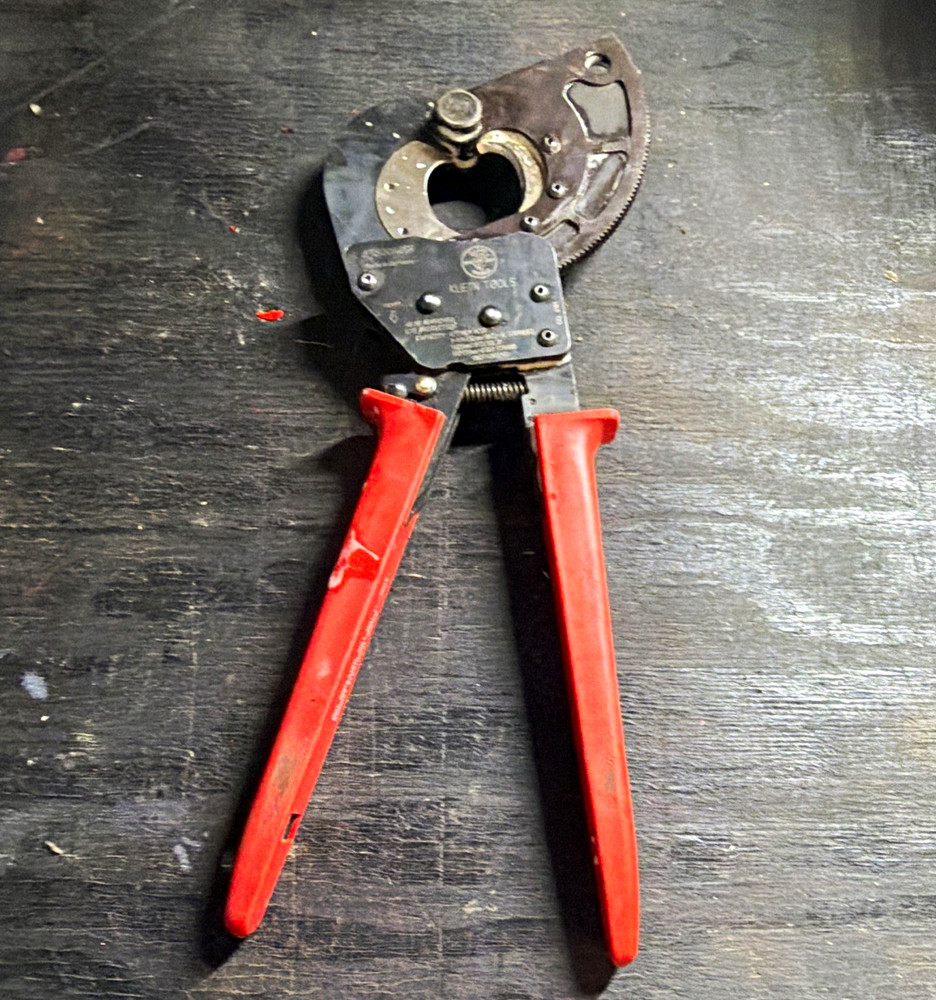 Klein Tools 63800ACSR Ratcheting Cable Cutter ACSR 477 MCM 22in Red
