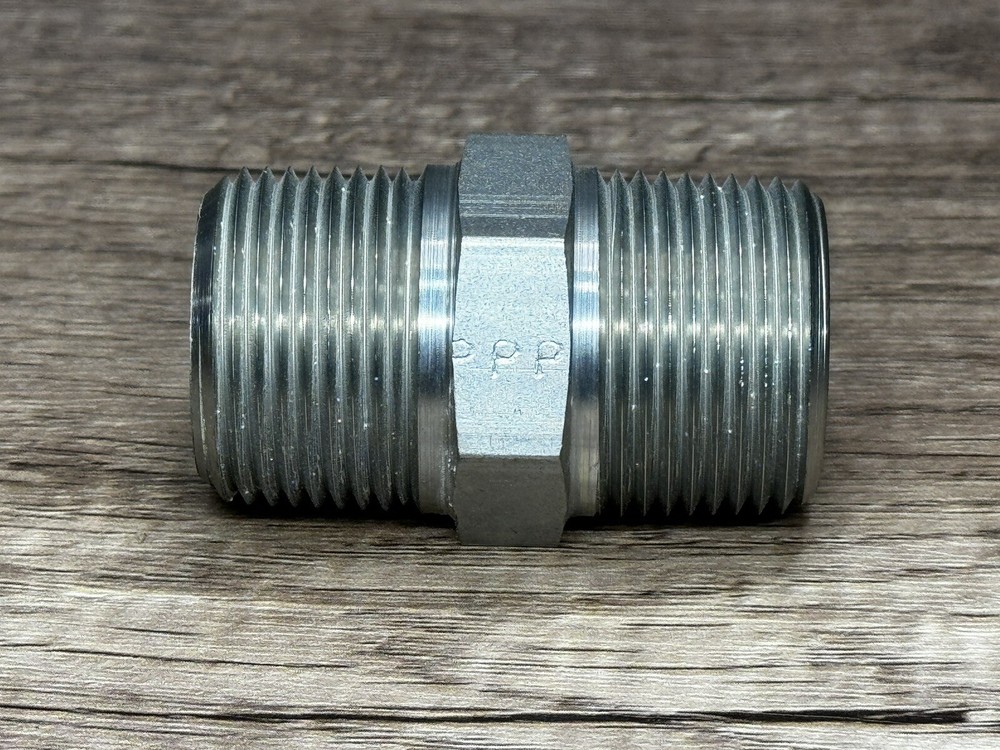 PARKER 1 FF-S Pipe Nipple, Steel, 1 in Pipe Size,MNPTF