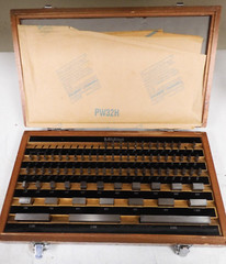 Mitutoyo Gage Block Set – 81 pcs. – Grade 3 English, Steel Rectangular – PW8