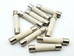 Lot of 10 Littelfuse 3AB 10A Fuses 10 Amp 250V Ceramic Fast Acting 1/4″ x 1-1/4″