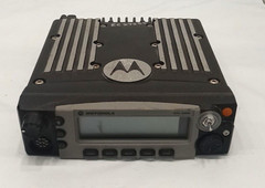 Motorola XTL5000 M20URS9PW1AN Dash Mount Radio Silver Head Same As Picture
