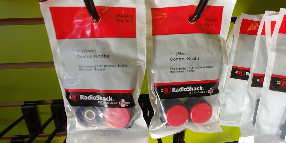 RadioShack 274-0433 Round Red Insert Ctrl Knob 1-5/32 by 21/32 1 Pack (2 knobs)