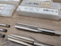 NOS LOT CLEVELAND, OSG BOTTOM TAPS, 1/2″-13 NC, 1/4″ -20 NC, 3/8″-16 NC, 22PCS