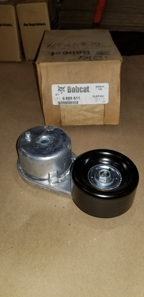 Bobcat 6689611 Drive belt tensioner assmbly New Old Stock