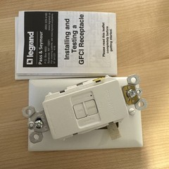 Legrand Radiant White 20-Amp Decorator Outlet Residential-2087 White NEW