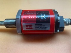 MTS Temposonics R Series RHT0060URG01V01 w/ Crouse-Hinds cable
