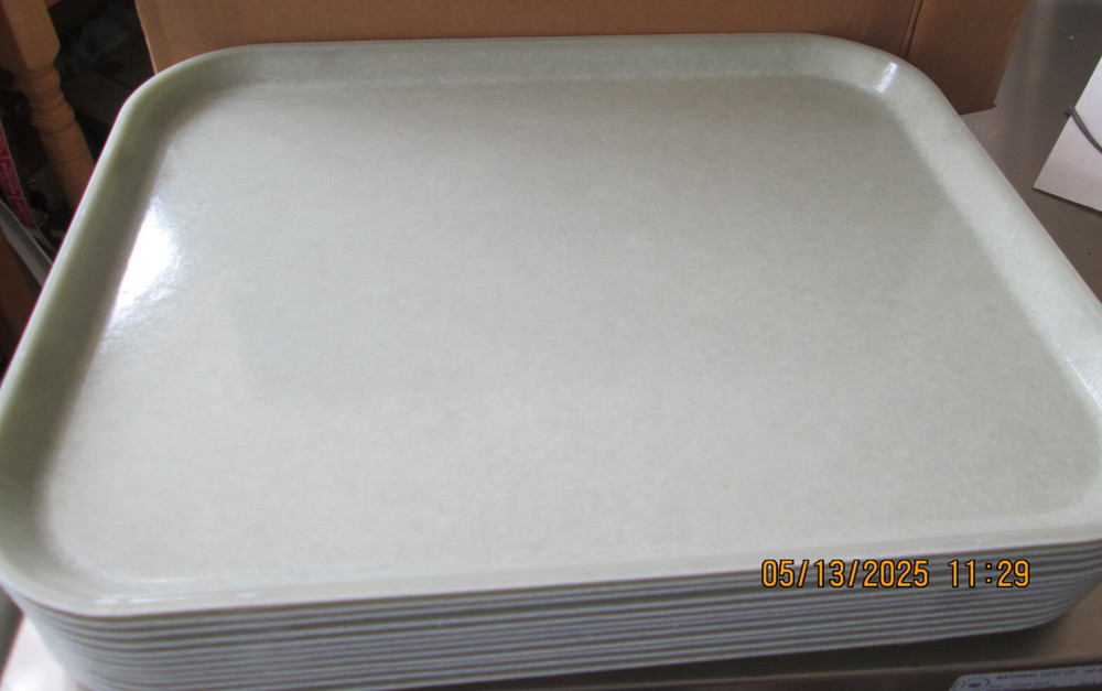 Cambro Camlite 1418CL100 14″ X 18″ Antique Parchment Fast Food Tray 12 ct.