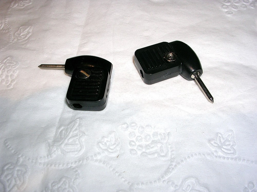 HH SMITH 235-103 R/A PHONE TIP PLUG CABLE MOUNT BLACK