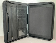 SMOOTH CHOCOLATE COWHIDE LEATHER ZIPPER PORTFOLIO
