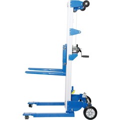 Global Industrial Lightweight Hand Operated Lift Truck 400 Lb. Capacity Straddle