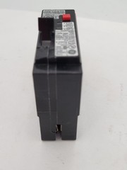 GE General Electric THHQL1120DF Plug-IN Circuit Breaker 20A 1P 120V Dual Functio