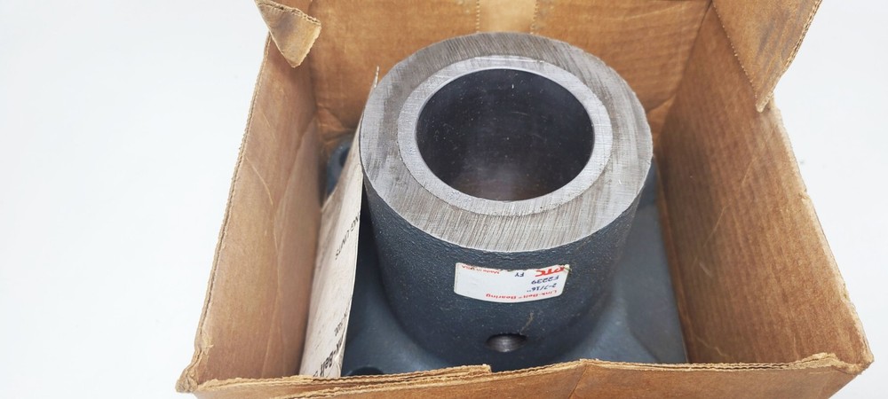 LINK-BELT REXNORD 4-BOLT SLEEVE BEARING UNIT F2239 2-7/16″