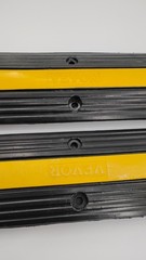 Heavy Duty Rubber Cable Protector Ramp Speed Bump Cord Wire Cover , VEVOR