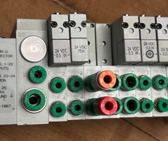 Numatics 239-1087 25 PIN SUB-D CONNECTOR SOLENOID VALVE MANIFOLD ASSEMBLY