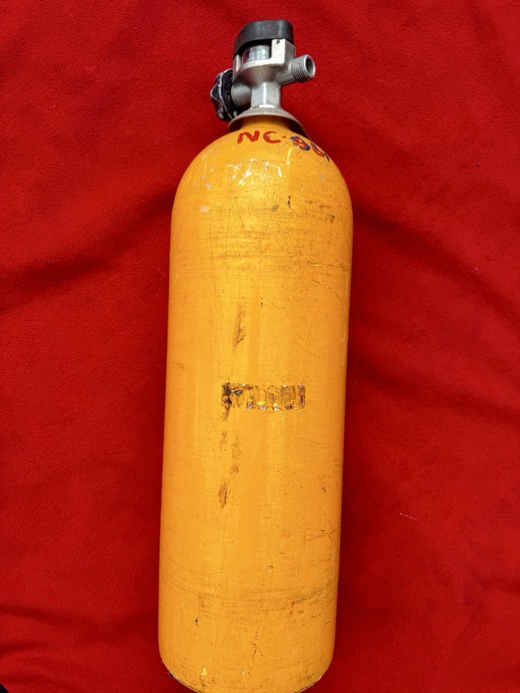Vintage Scott SCBA 2216 PSI – 30 Min steel Air Cylinder – Mfg Date : 09/1993