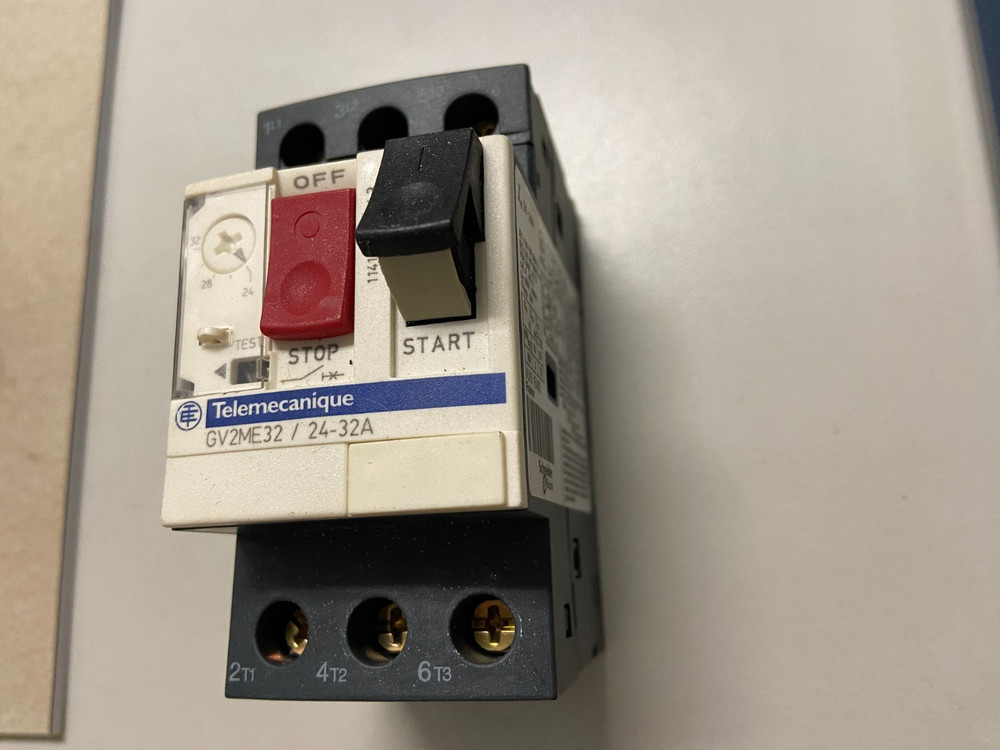 Telemecanique GV2ME32 *NEW* Motor Circuit Breaker NO BOX