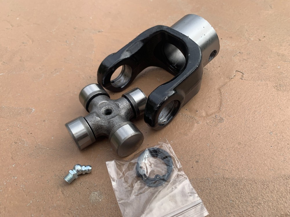 King Kutter Series 4 Metric 1-3/8″ Shear Bolt Yoke w/ U-Joint (23-004K)