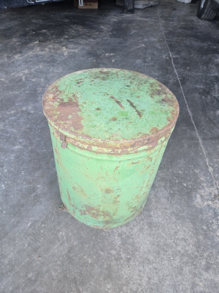 John Deere 290 490 Planter Fertilizer Box
