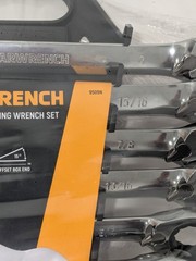 GEARWRENCH Combination Wrench Set: 13 Pc, 5/16 to 1" Wrench, 15º Angle 9509