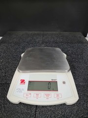 Ohaus SPX8200 Scout Portable Precision Balances Max 8200g d=1g