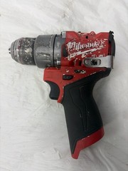 PRE OWNED MILWAUKEE TOOLS 3404-20 HAMMER DRILL/ DRIVER WITH BATTERY (P23017103)
