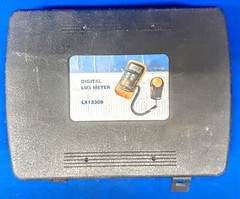 DIGITAL LUX METER W/ CASE & MANUAL LX1330B