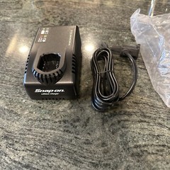 Snap On ctc772a 14.4 V lithium battery charger