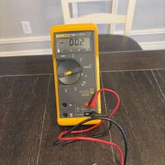 Fluke 73lll Multimeter W/Leads