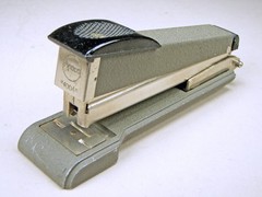Vintage Apsco 4004 Office / Desk Stapler Small Made in Sweden 5″ Avocado