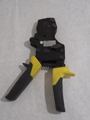 Apollo 3/8 in. to 1 in. 1-Hand PEX Pinch Clamp Tool 69PTBJ0010C Lightly Used