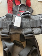 MINT CMC Rescue Response Harness Model 202814 Medium 32–42” NFPA Class III Rope
