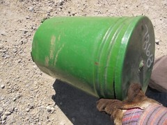 John Deere Planter ORIGNL JD Fertilizer Box Can & lid & inner drive holder mount