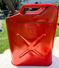 Vtg USMC Military 5 Gallon Metal Gas Can Red Jerry Can w/Flexible Cap Spout (B)
