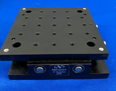 NEWPORT MODEL 401 XY LINEAR STAGE 13MM TRAVEL 1/4 -20 THREAD 5.5”X5.5”X1.72”