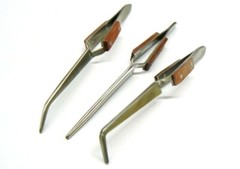 Fiber Grip Cross Lock Tweezers Self Closing 6″ Set – Curved + 90° + Straight Tip
