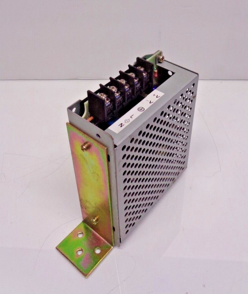 OMRON S82J-02524D 100-240 VAC 50/60 Hz 0.8 A POWER SUPPLY