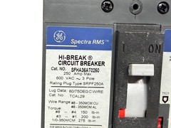 GE SFHA36AT0250 250A 3-PHASE 3-POLE 600V SPECTRA SFHA ELECTRONIC CIRCUIT BREAKER
