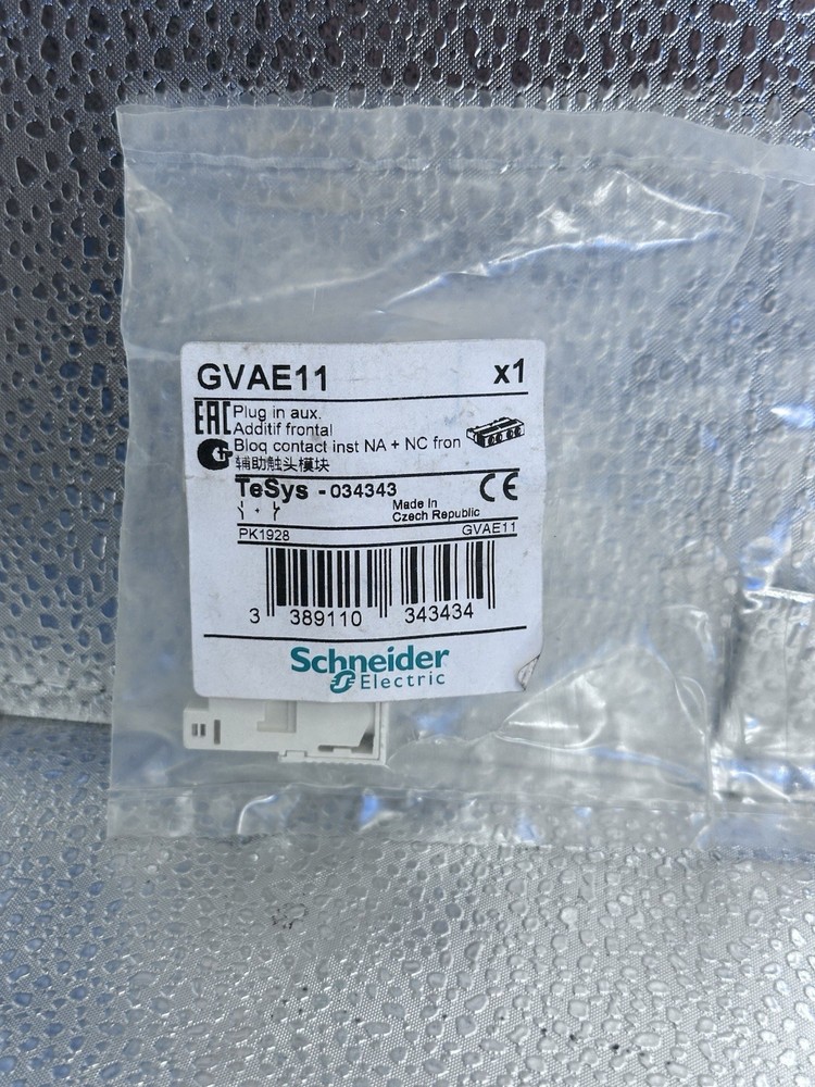 Lot Of 7 Schneider GVAE11