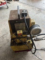 Enerpac Hydraulic Pump PER5045 Unsure if it works For Parts