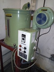 MATERIAL DRYERS & METAL STANDS, TWO SETS